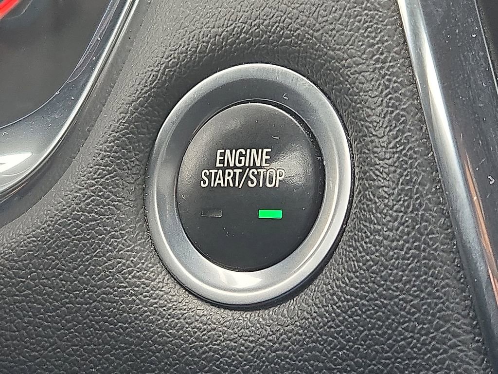 Used 2023 Chevrolet Traverse LT image 28