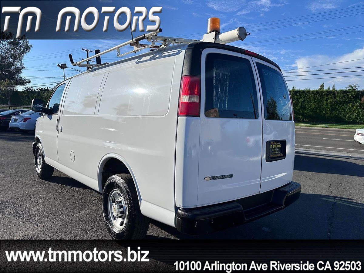 Used 2012 Chevrolet Express 2500 RWD image 4