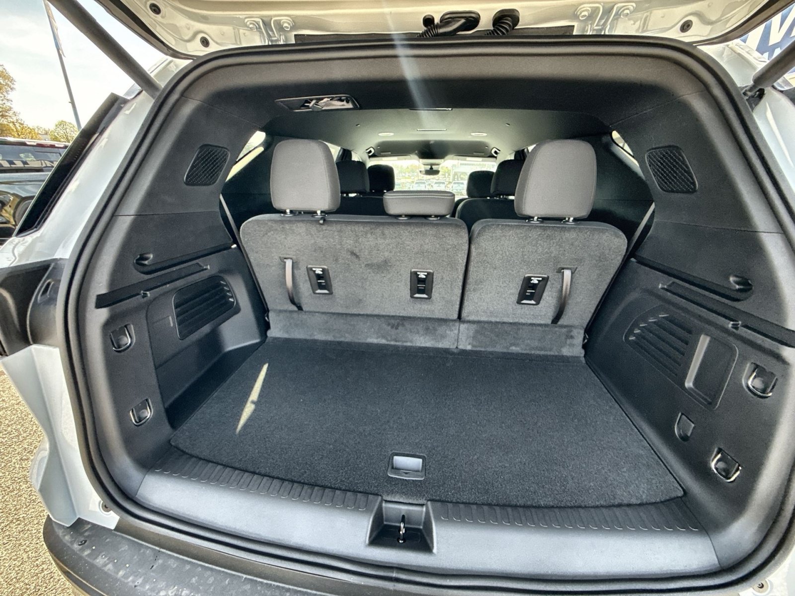 New 2026 Chevrolet Traverse LT w/ Driver Confidence Package FWD image 26