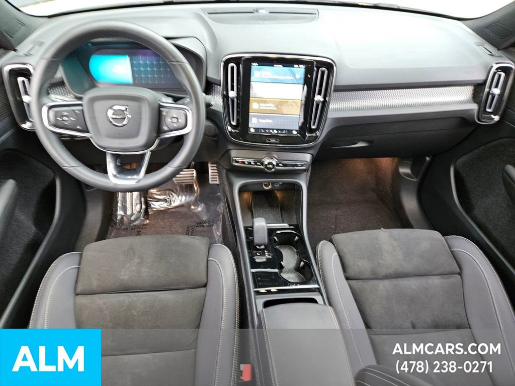 Used 2022 Volvo XC40 P8 Recharge Ultimate image 16