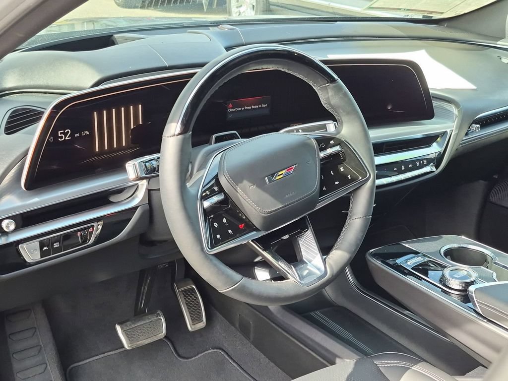 Used 2026 Cadillac Lyriq V AWD/4WD image 2