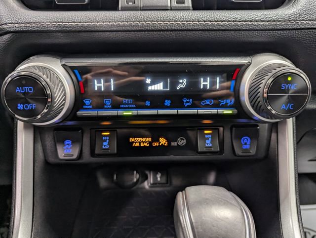 Used 2021 Toyota RAV4 XLE Premium image 25