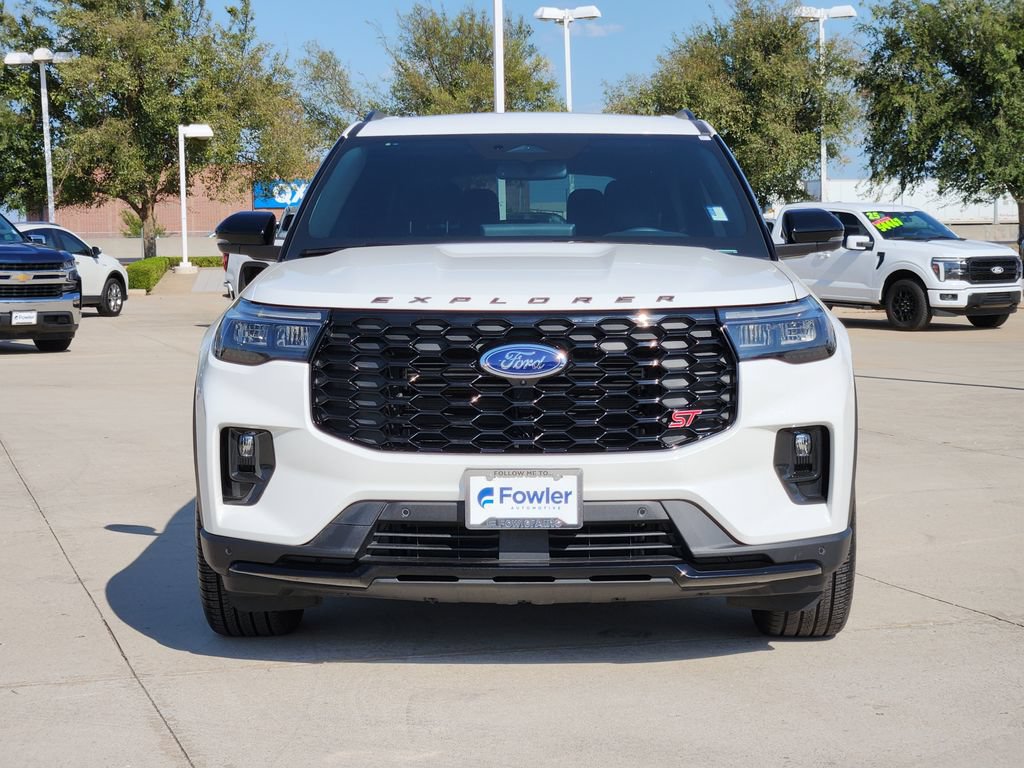 Used 2025 Ford Explorer ST w/ Sun And Sound Package AWD/4WD image 2