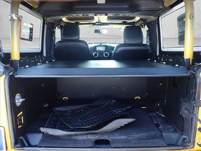 Used 2015 Jeep Wrangler Rubicon AWD/4WD image 8
