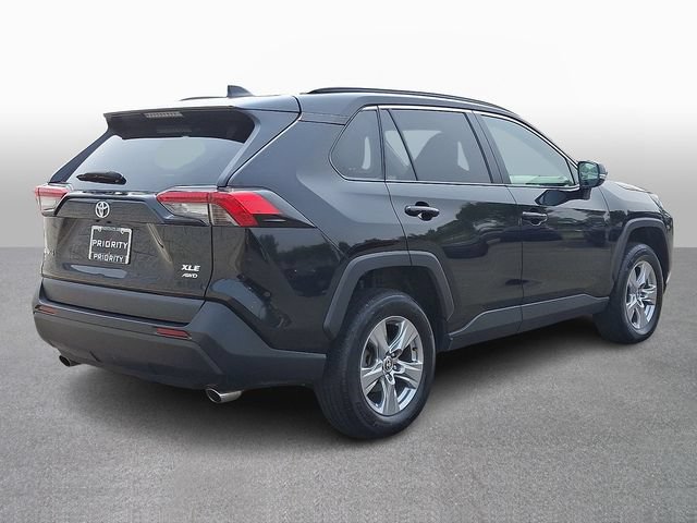 Used 2024 Toyota RAV4 XLE AWD/4WD image 4