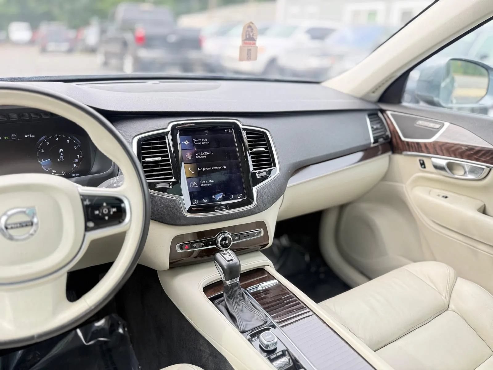 Used 2016 Volvo XC90 T6 Momentum AWD/4WD image 25