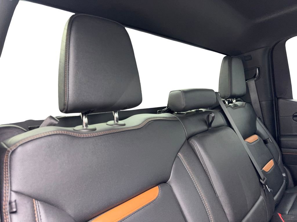 Used 2025 GMC Sierra 1500 AT4 image 42