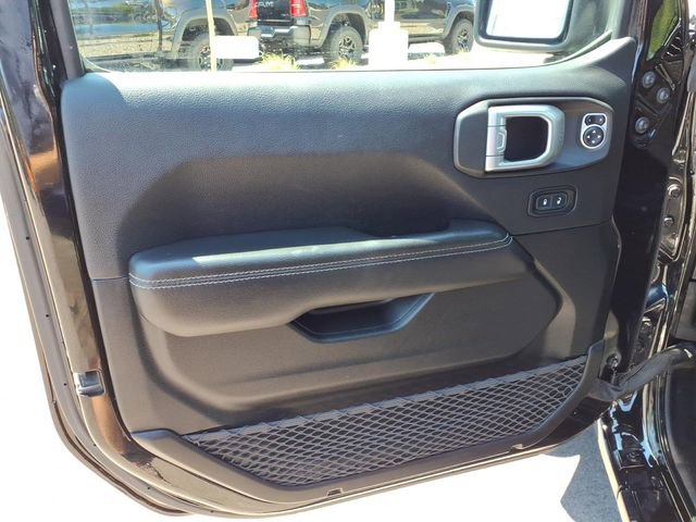 Used 2023 Jeep Wrangler Unlimited Sahara AWD/4WD image 16