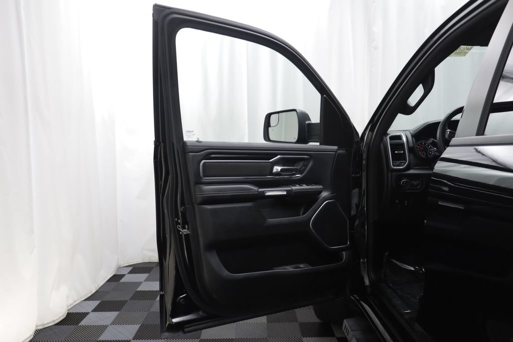 Used 2022 RAM 1500 Laramie w/ Sport Appearance Package AWD/4WD image 5