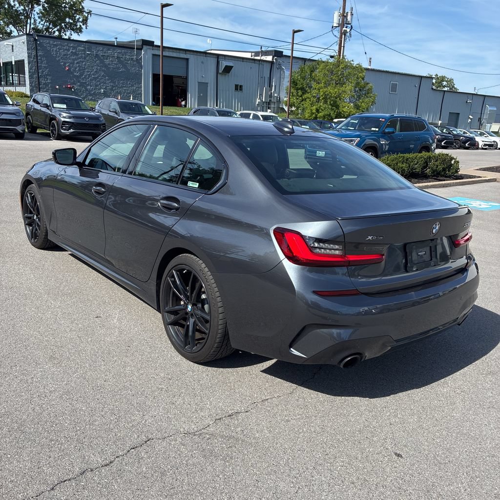 Used 2022 BMW 330i xDrive Sedan w/ M Sport Package AWD/4WD image 3