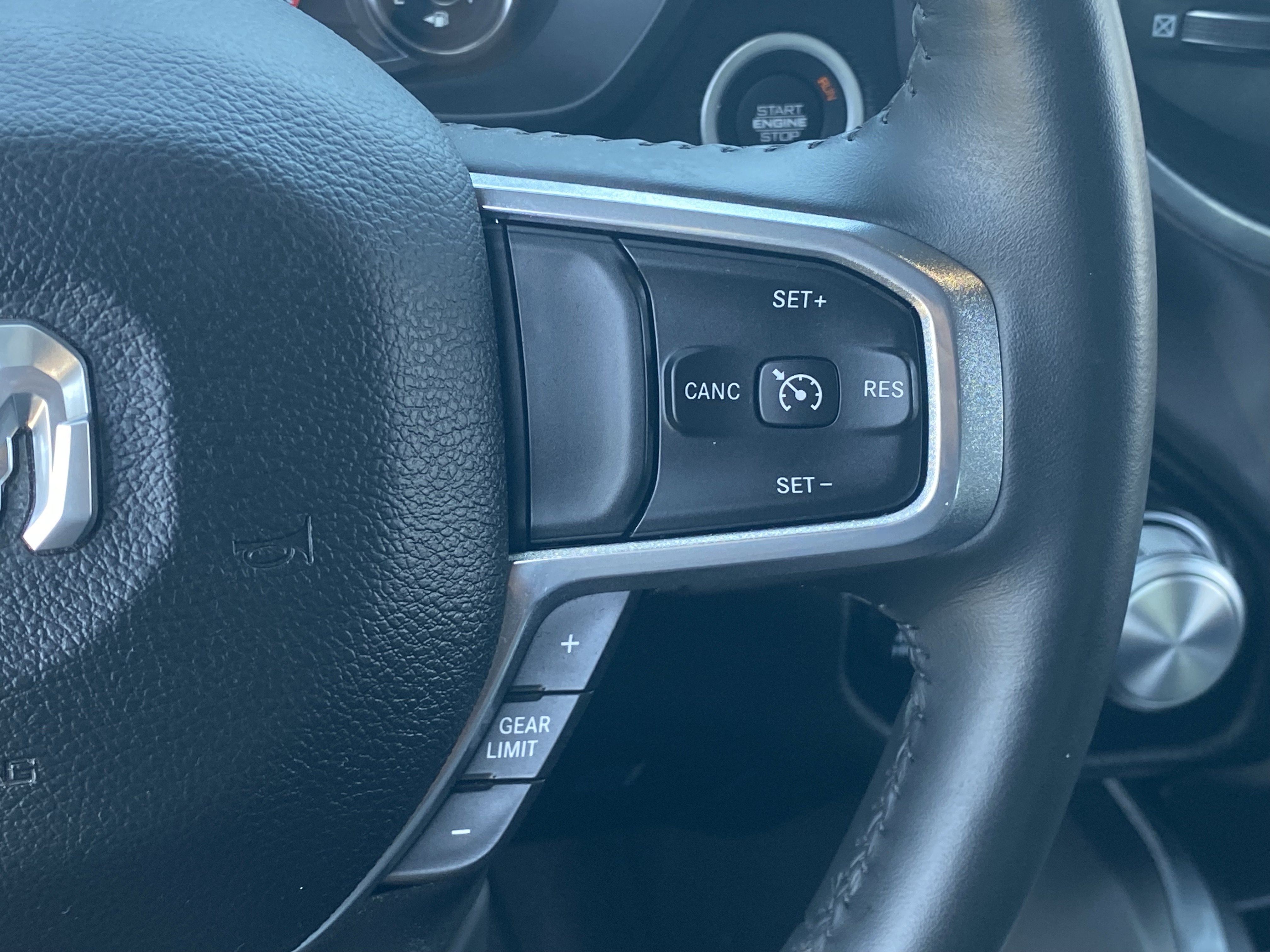 Used 2023 RAM 1500 Laramie AWD/4WD image 22