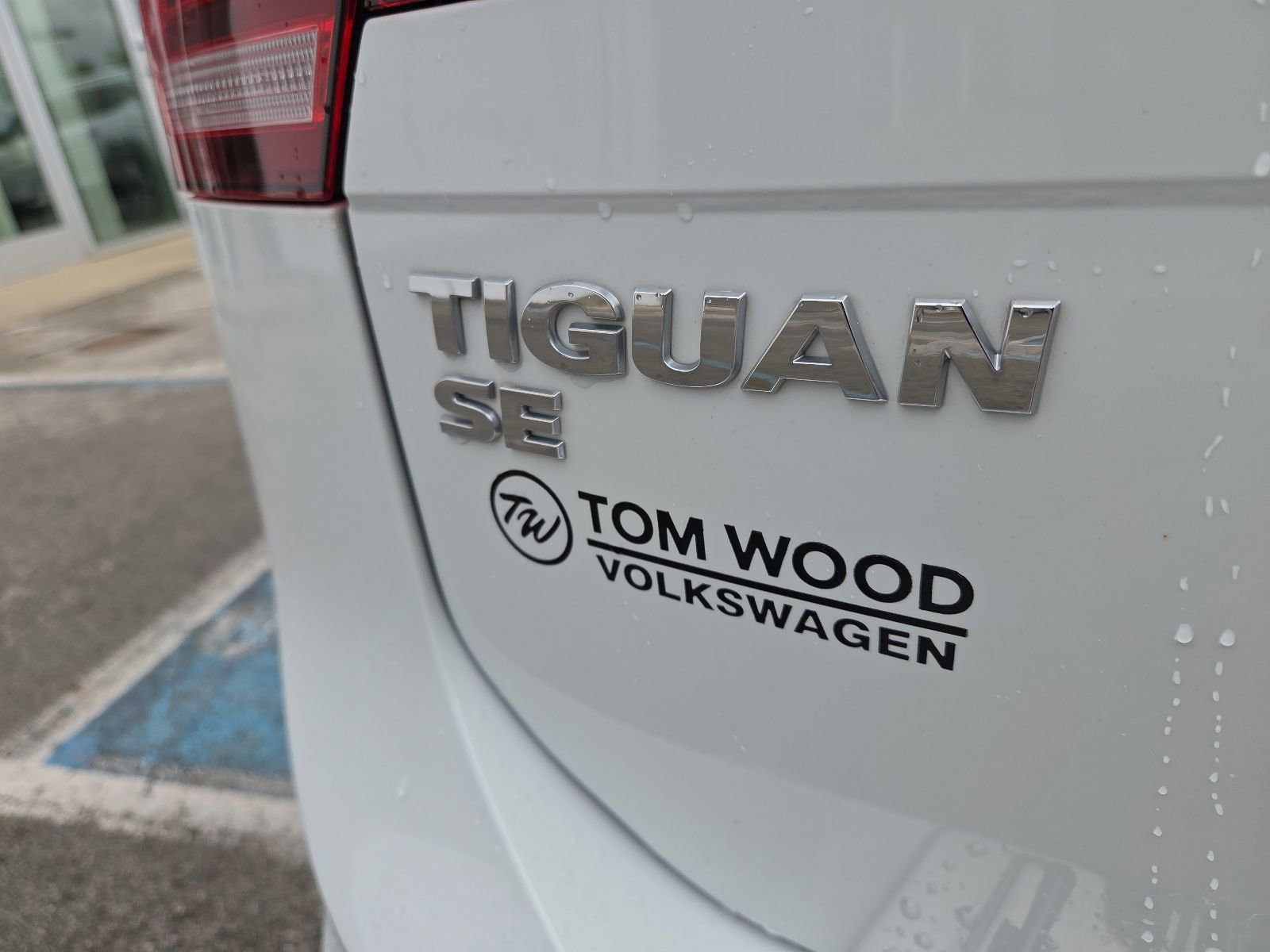 Used 2021 Volkswagen Tiguan SE FWD image 10
