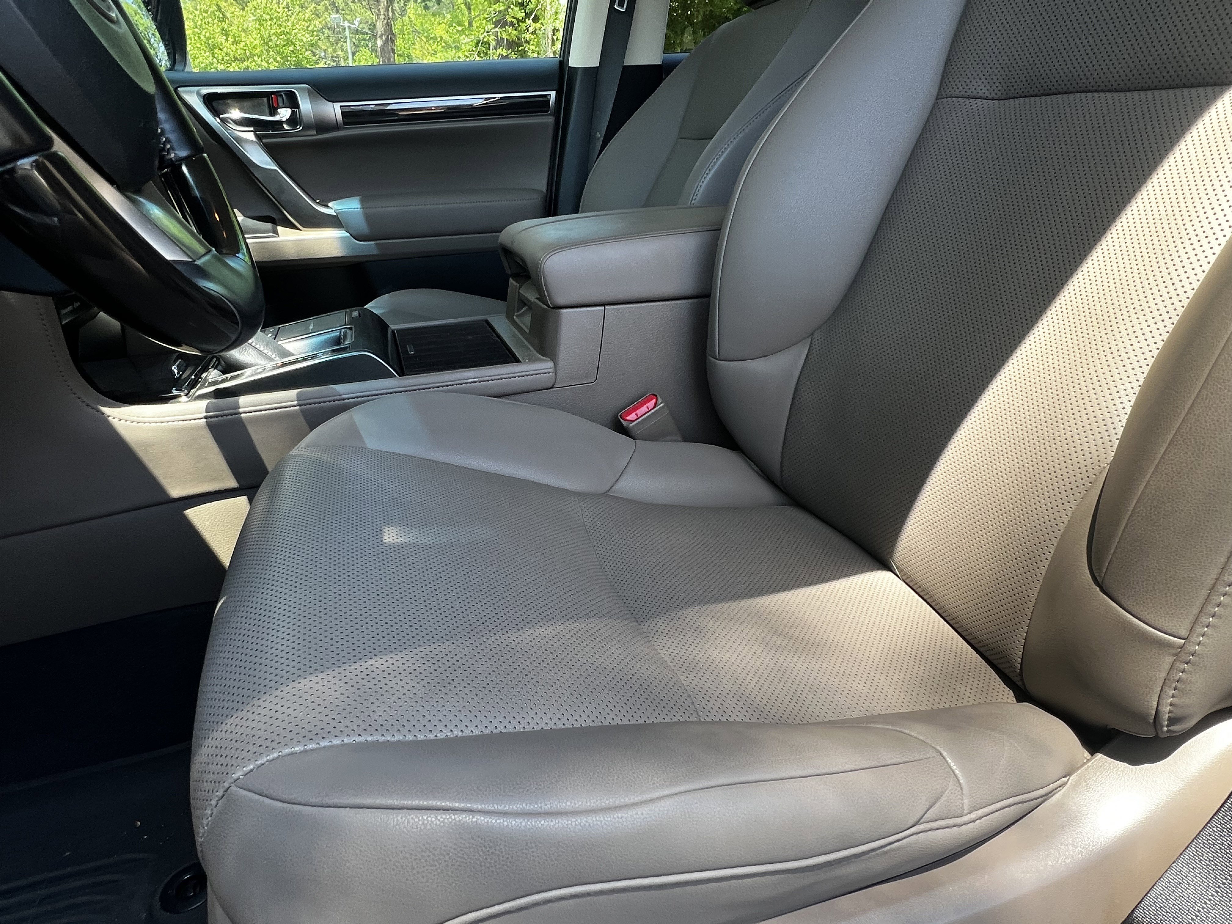 Used 2022 Lexus GX 460 Premium image 17