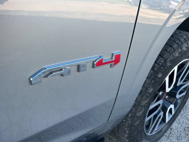 Used 2024 GMC Yukon AT4 w/ Technology Package AWD/4WD image 4