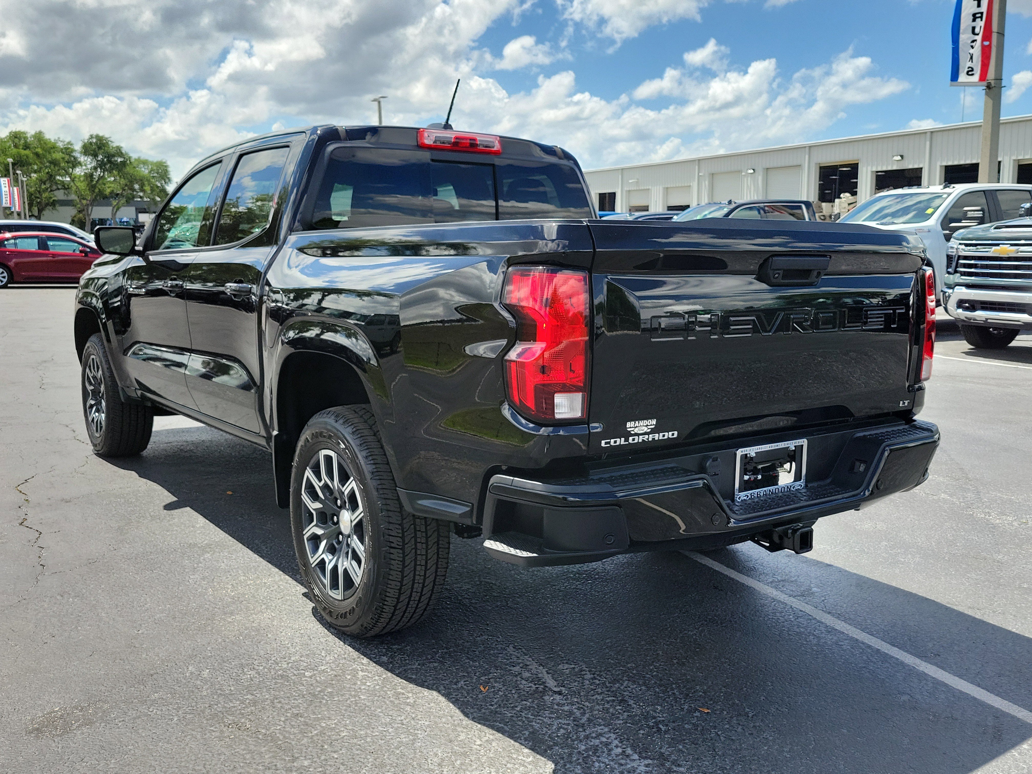 Used 2023 Chevrolet Colorado LT w/ LT Convenience Package II image 8