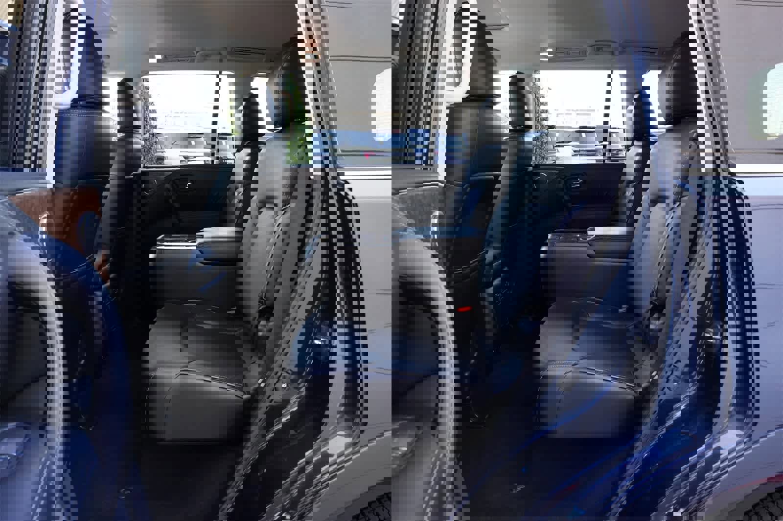 Used 2017 INFINITI QX80 2WD w/ Driver Assistance Package image 19