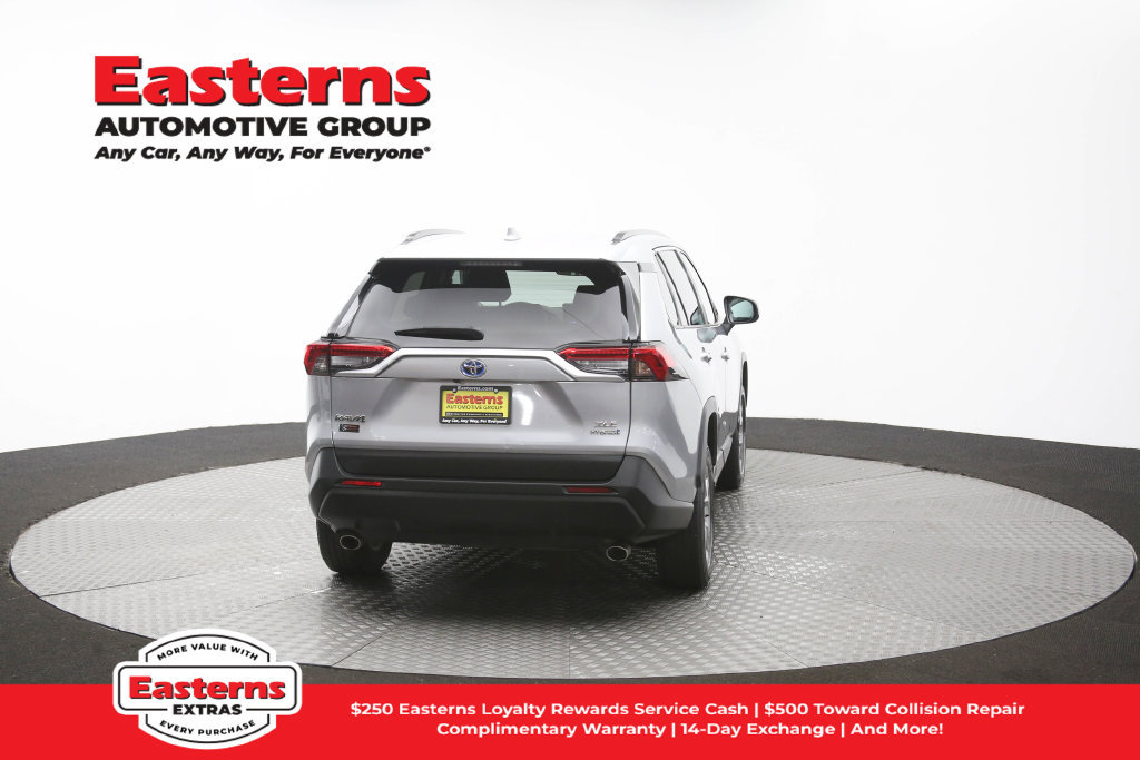 Used 2024 Toyota RAV4 XLE AWD/4WD image 37