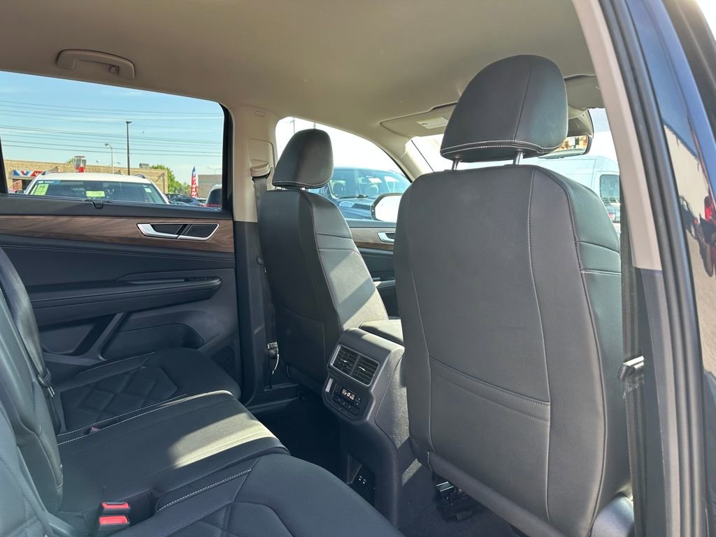 Used 2026 Volkswagen Atlas SE AWD/4WD image 16