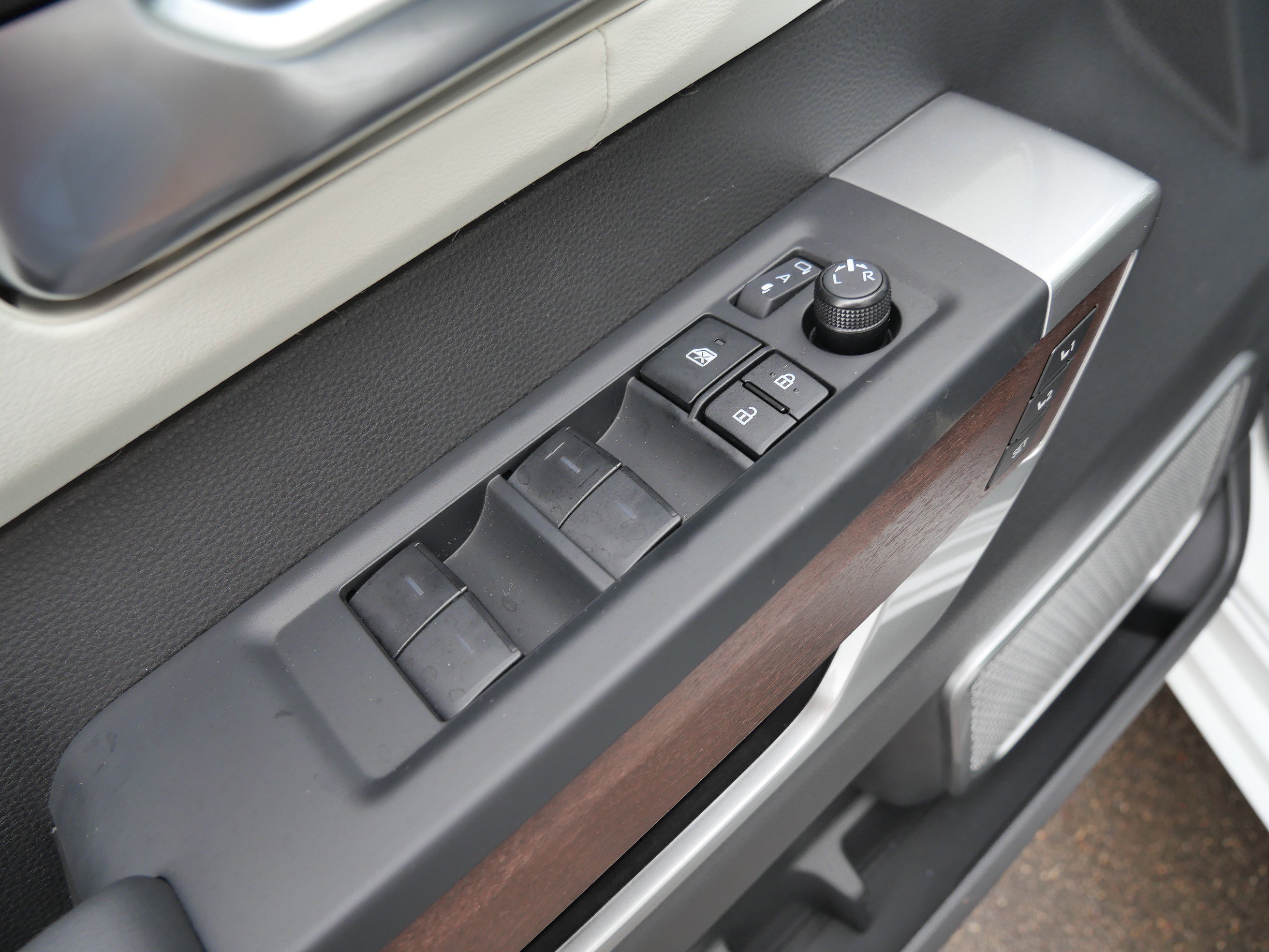 Certified 2025 Toyota Sequoia Capstone image 20