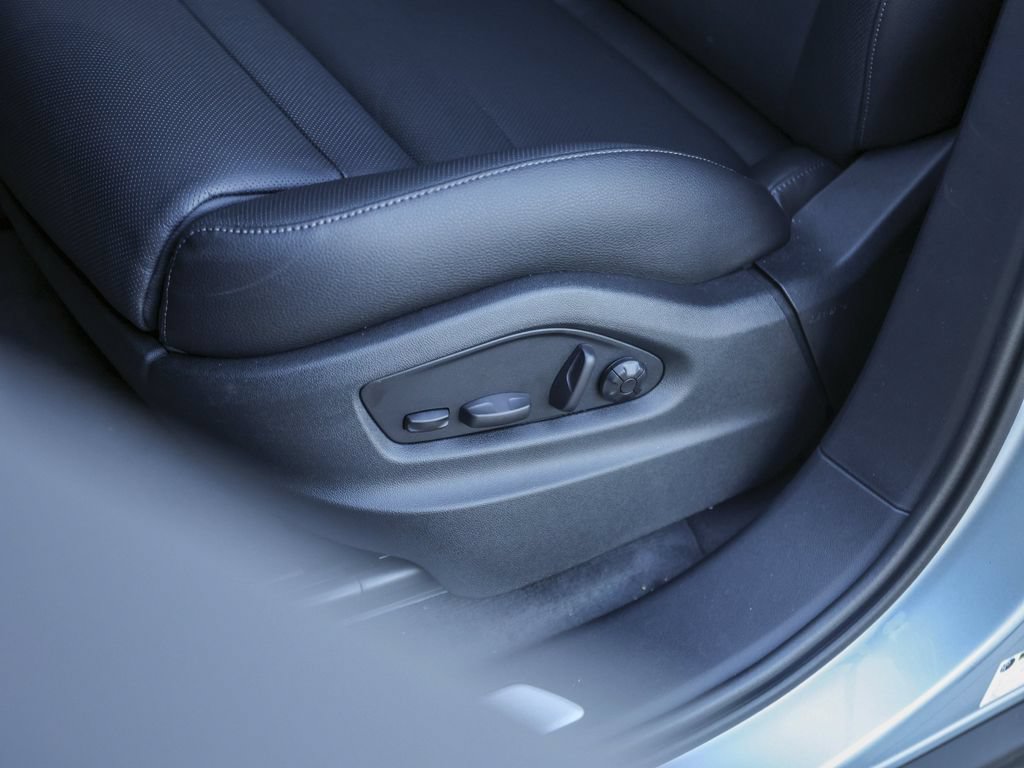 New 2026 Porsche Cayenne S AWD/4WD image 16