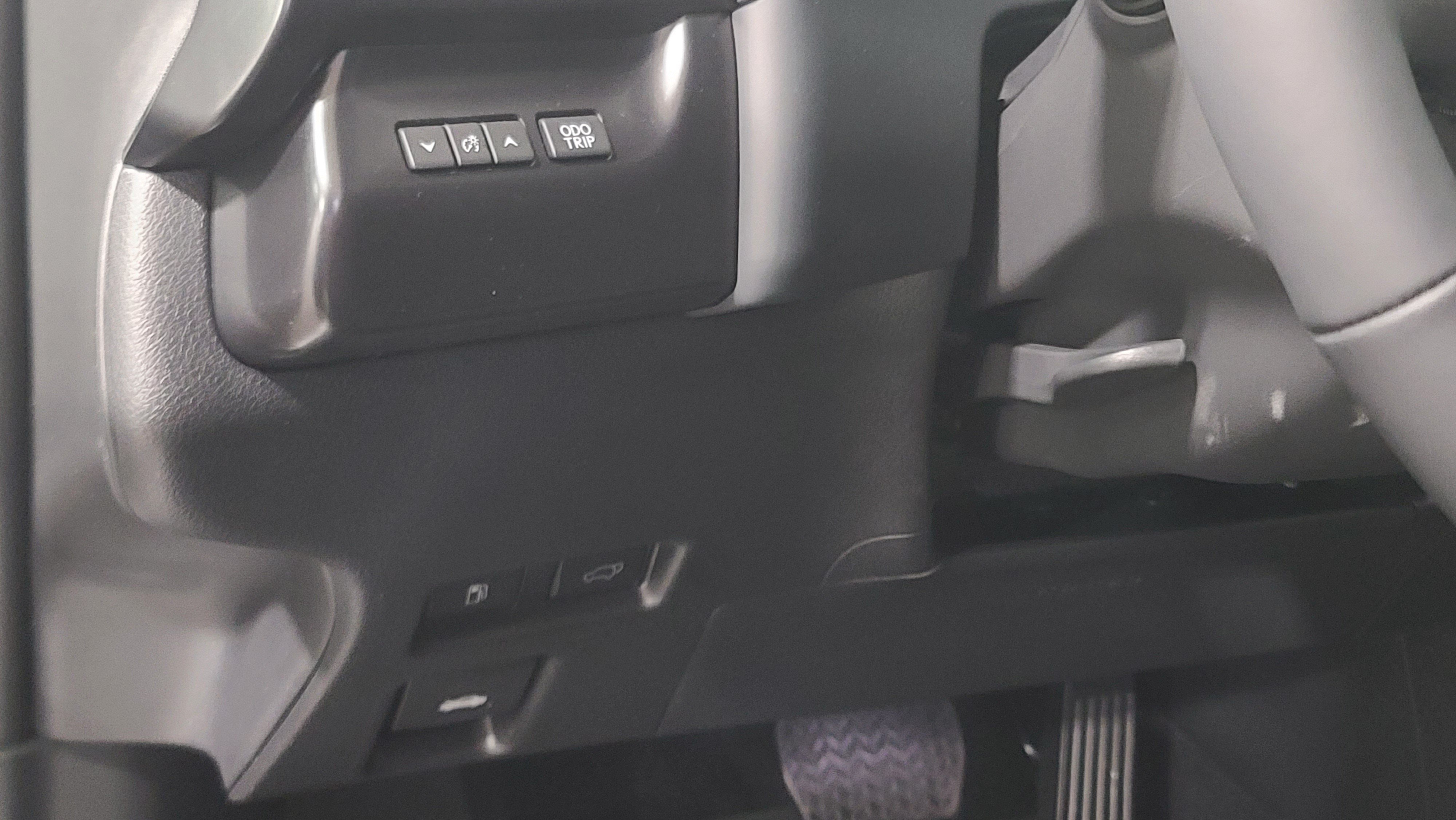 Certified 2026 Lexus UX 300h FWD w/ Accessory Package (2T) image 16