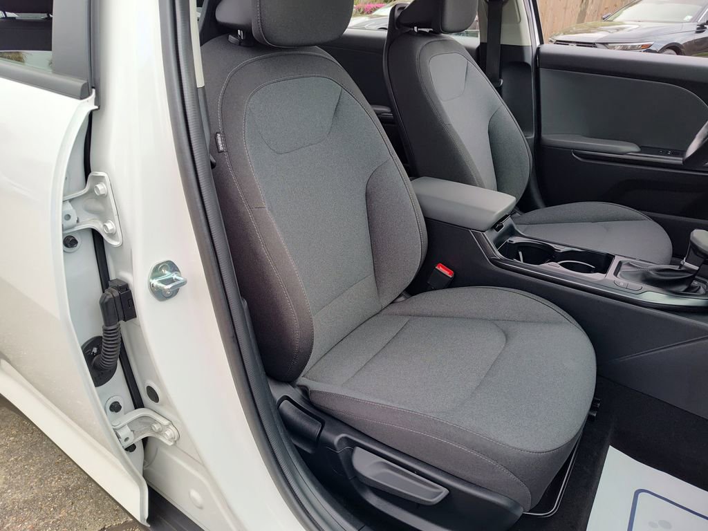 Used 2025 Kia K4 LXS FWD image 29