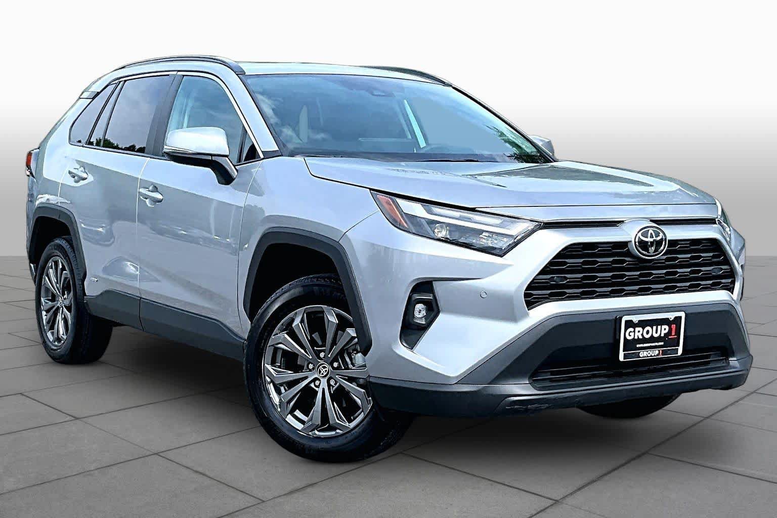 Used 2025 Toyota RAV4 XLE Premium w/ Weather Package AWD/4WD image 3