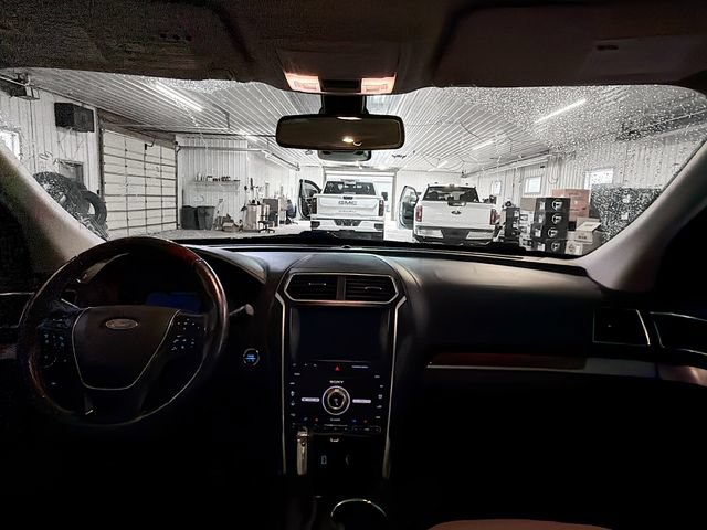 Used 2019 Ford Explorer Platinum AWD/4WD image 10