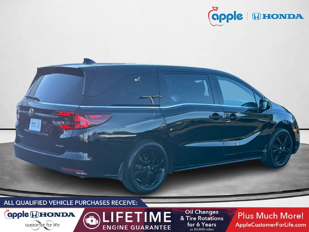 Used 2024 Honda Odyssey Sport image 3
