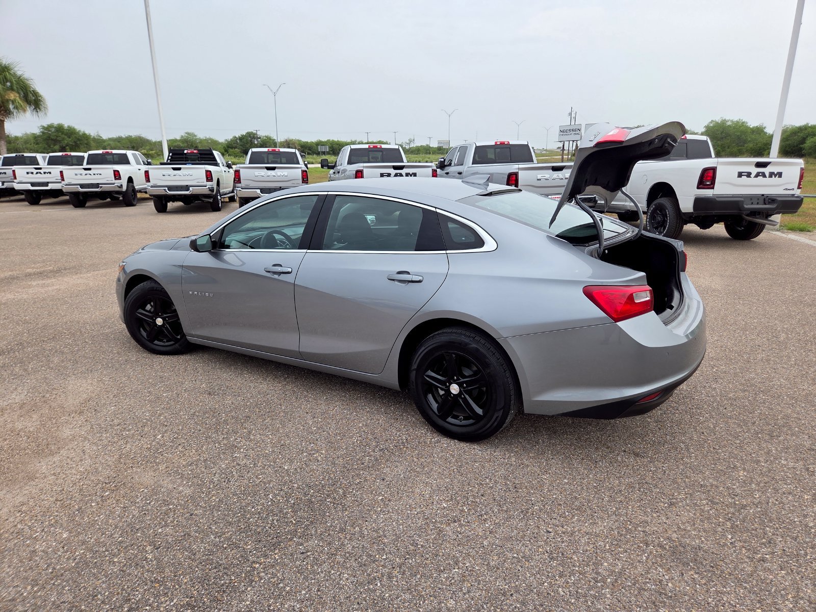Used 2024 Chevrolet Malibu LT FWD image 25