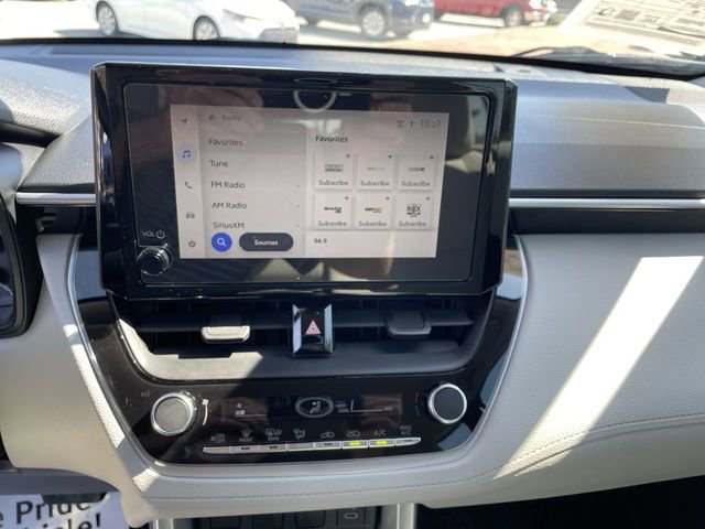 Used 2024 Toyota Corolla Cross L image 19