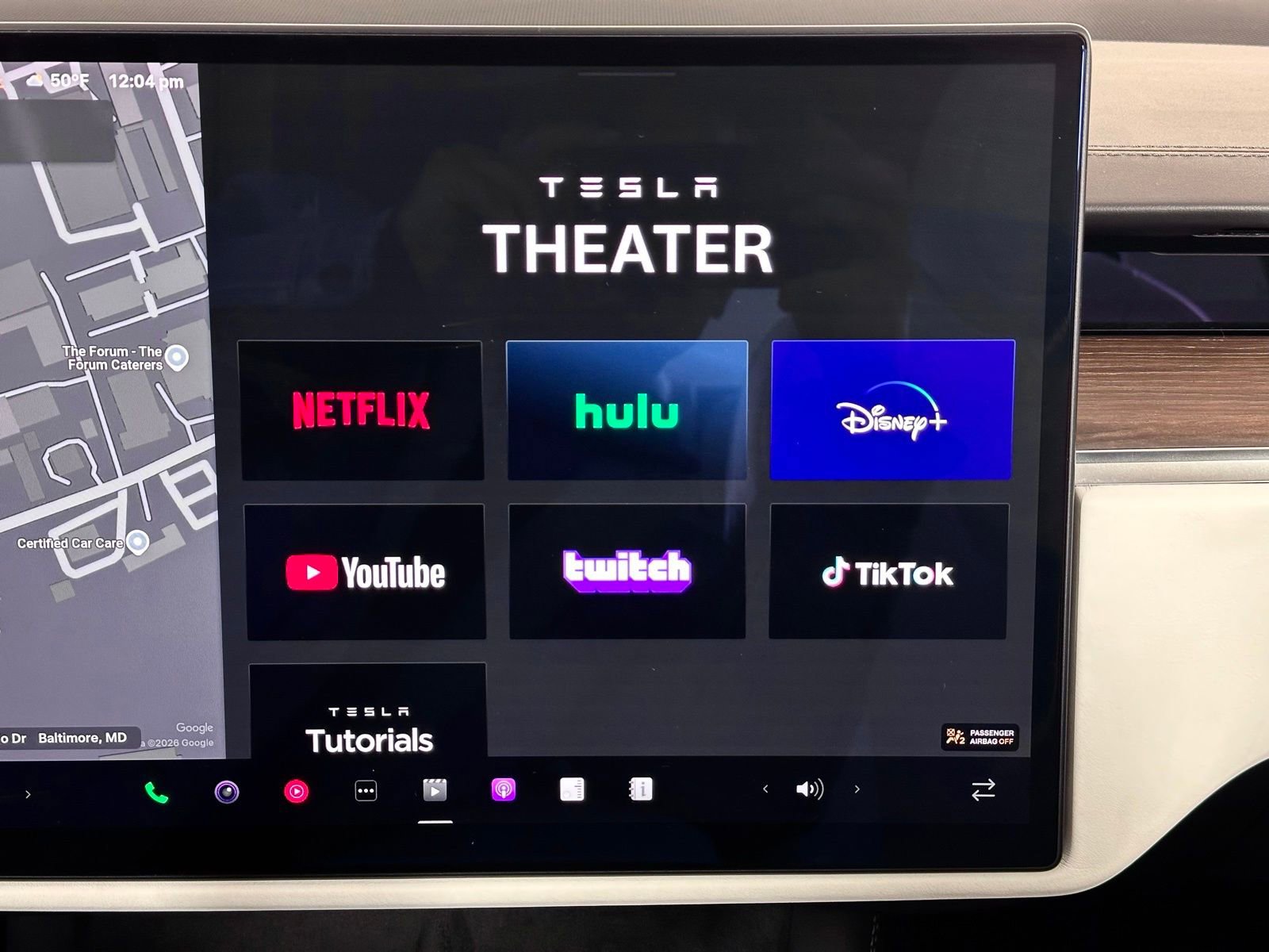 Used 2022 Tesla Model S image 11