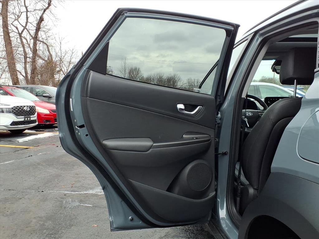 Certified 2022 Hyundai Kona Limited w/ Cargo Package image 11