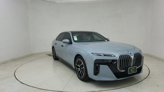 Used 2025 BMW 740i xDrive w/ Premium Package image 64