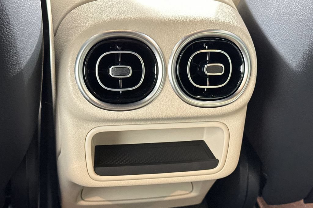Certified 2025 Mercedes-Benz GLC 300 4MATIC image 17