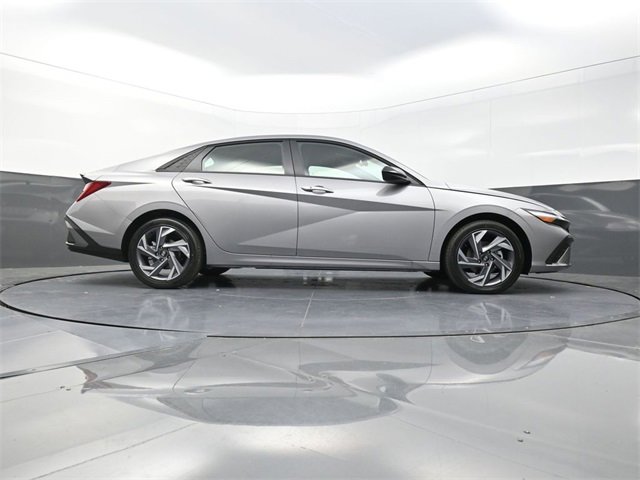 New 2025 Hyundai Elantra SEL image 37