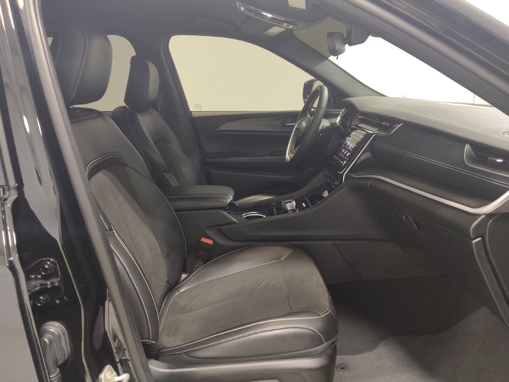 Used 2023 Jeep Grand Cherokee Altitude AWD/4WD image 21