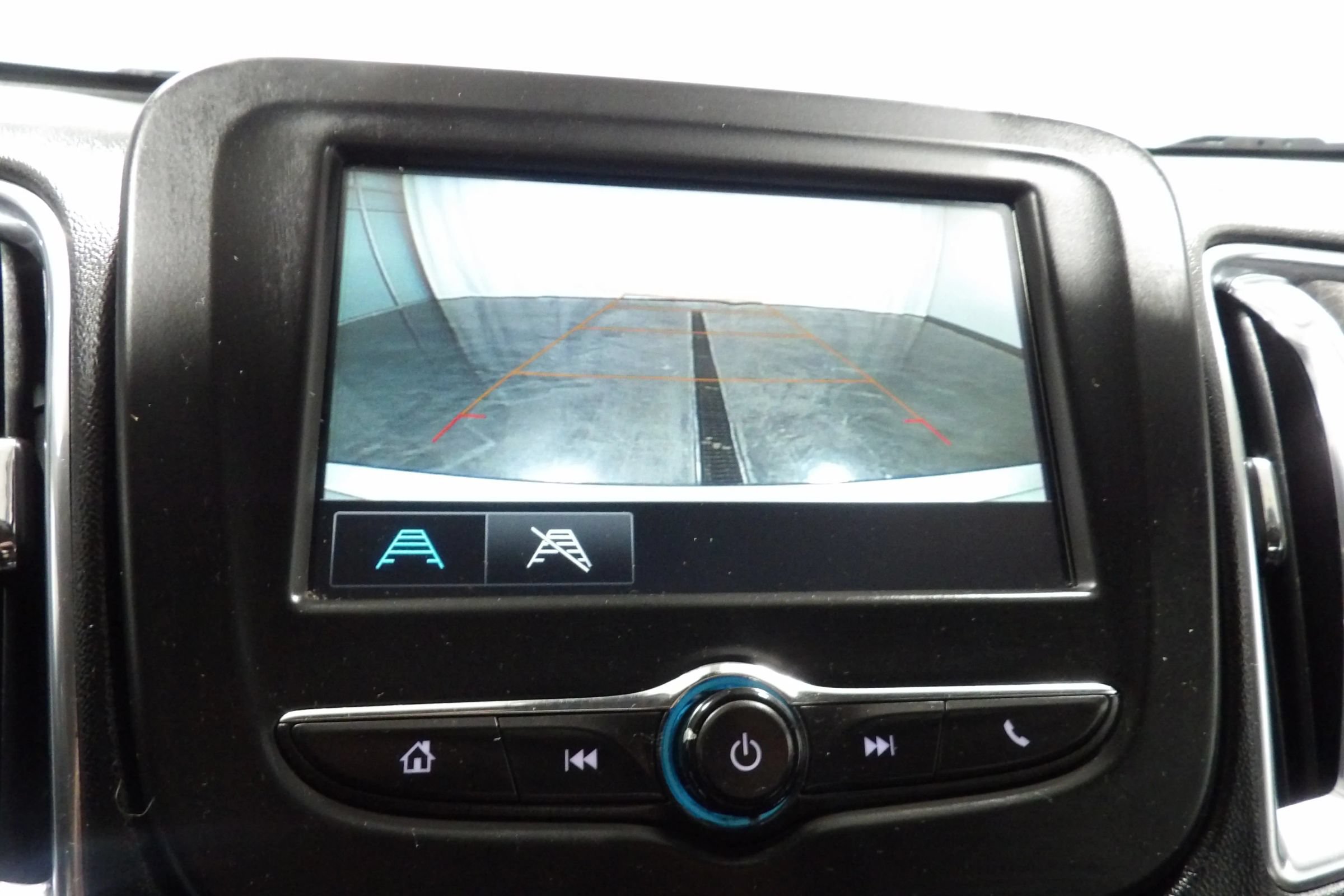 Used 2018 Chevrolet Malibu LT FWD image 15