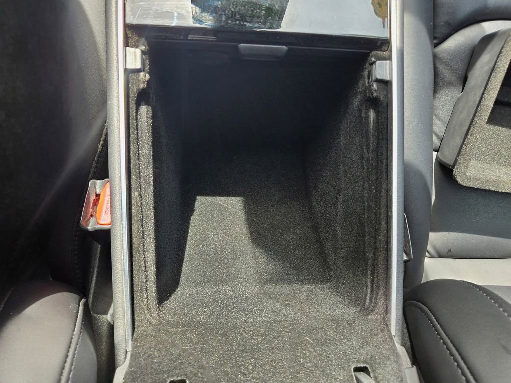 Used 2020 Tesla Model Y Long Range image 35