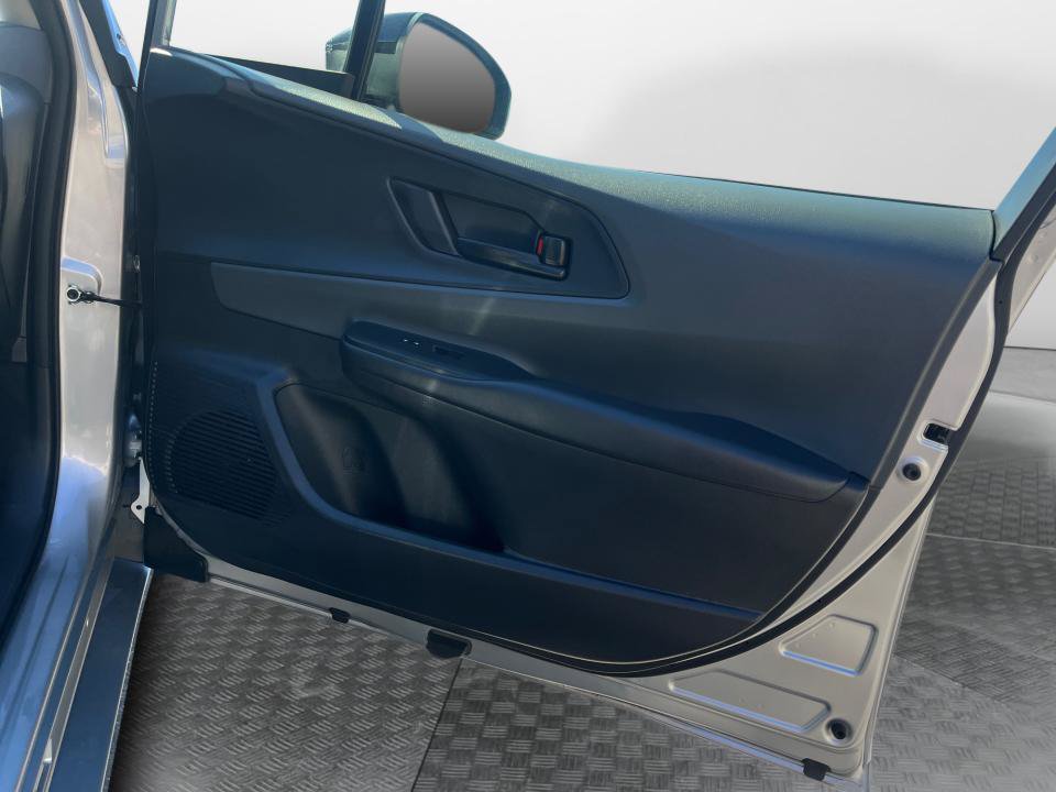 Used 2025 Toyota Prius LE FWD image 29