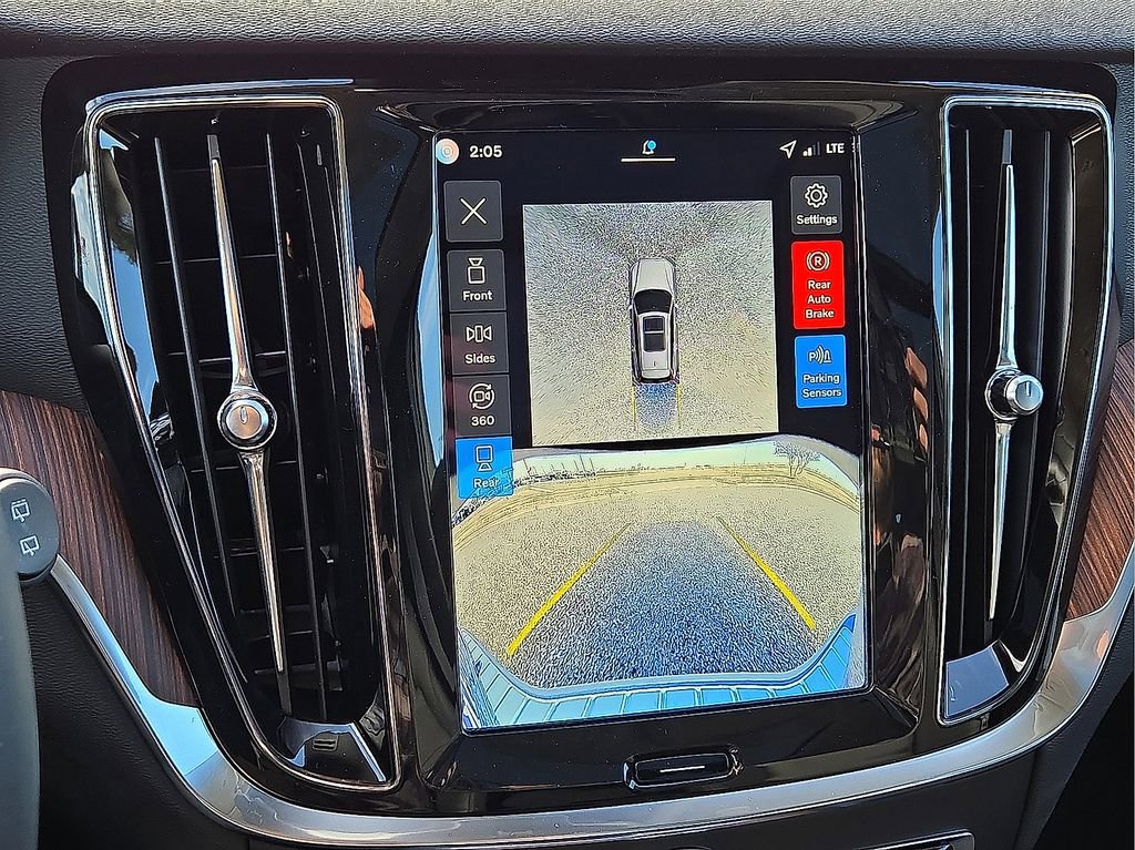 New 2026 Volvo V60 B5 Cross Country Plus w/ Protection Package Premier image 28