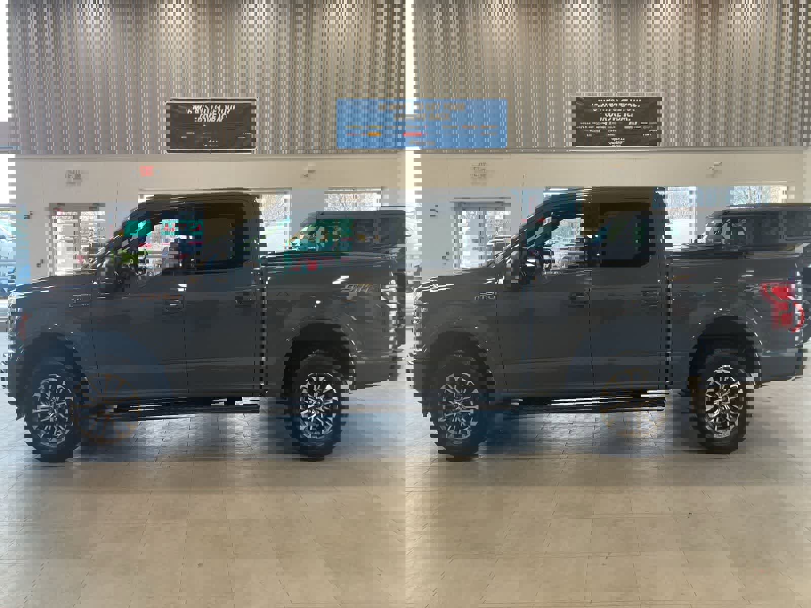 Used 2018 Ford F150 XLT w/ Equipment Group 302A Luxury image 8