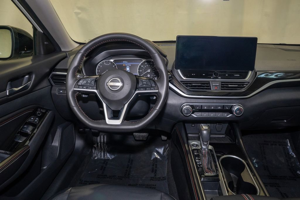 Certified 2023 Nissan Altima 2.5 SR w/ SR Premium Package image 6