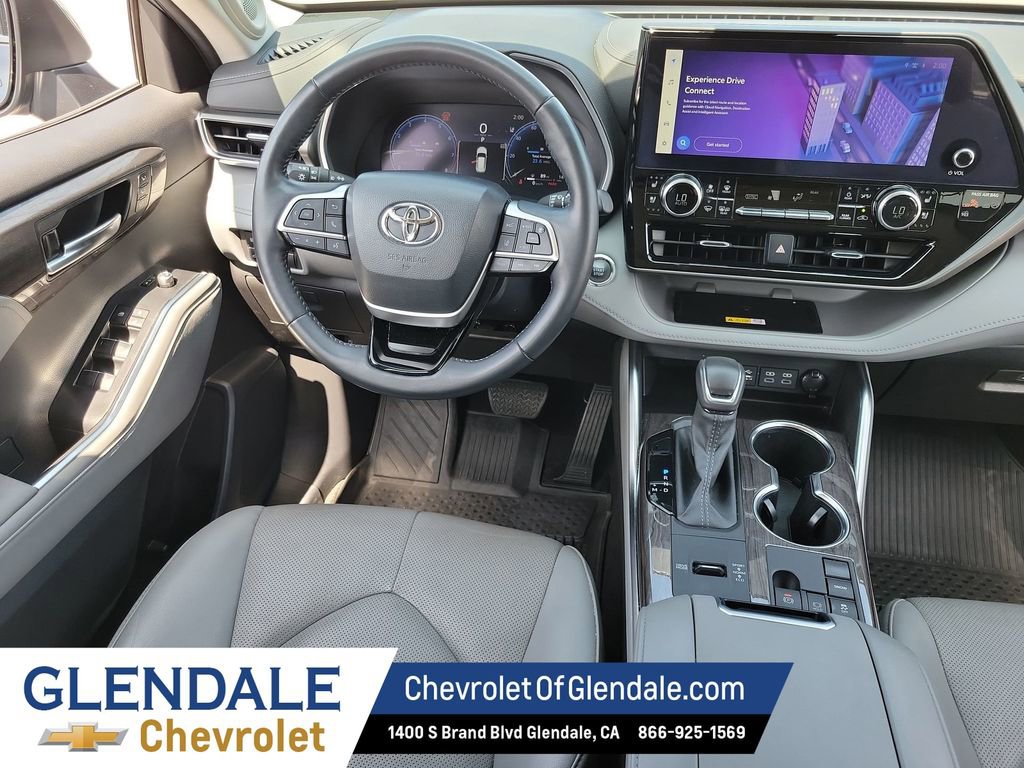 Used 2023 Toyota Highlander Limited image 24