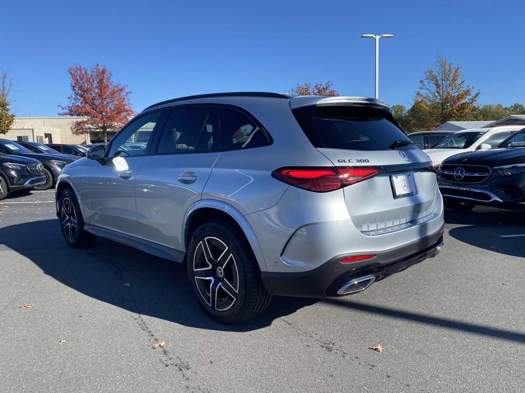 Used 2025 Mercedes-Benz GLC 300 4MATIC image 7