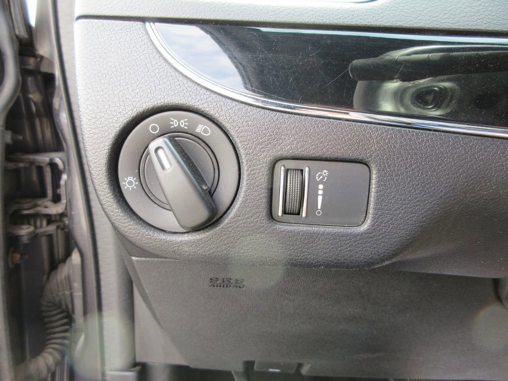 Used 2017 Dodge Grand Caravan SE image 22