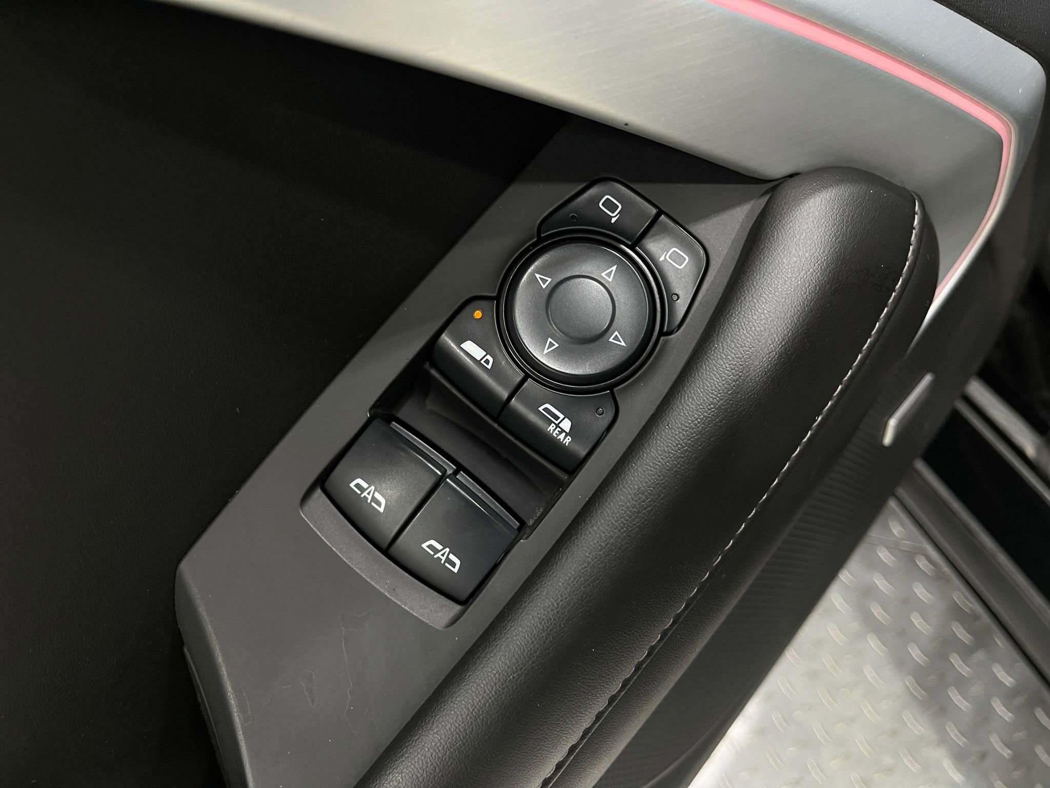 Used 2017 Chevrolet Camaro SS RWD image 15