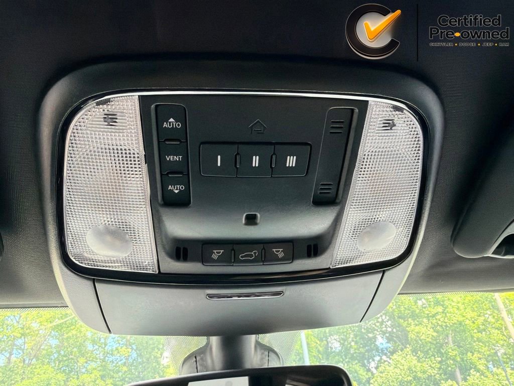 Certified 2022 Dodge Durango R/T w/ Blacktop Package AWD/4WD image 95