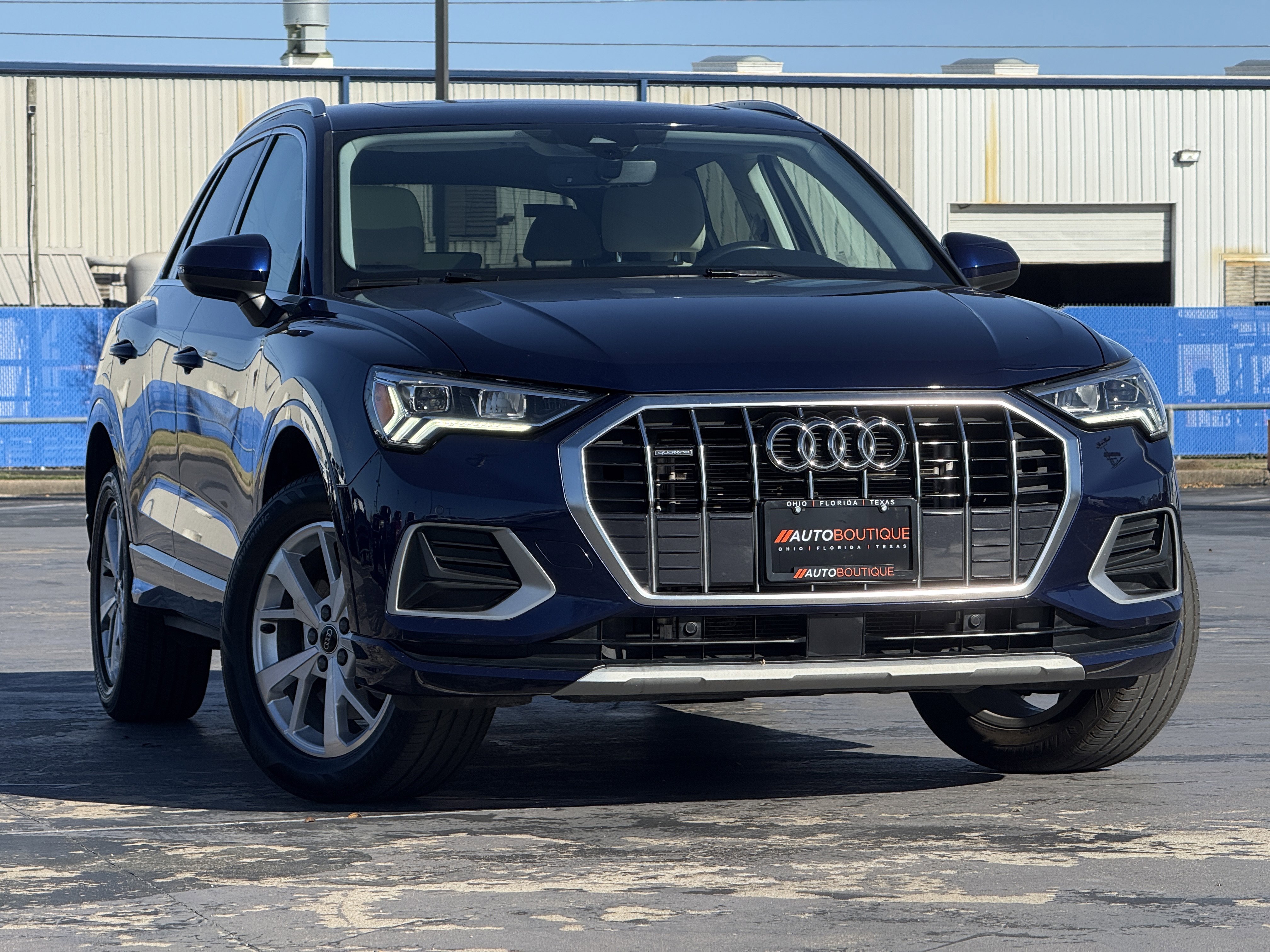 Used 2024 Audi Q3 2.0T Premium w/ Convenience Package image 3