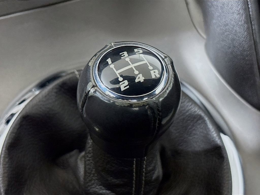 Used 2007 Pontiac Solstice GXP w/ Premium Package image 18